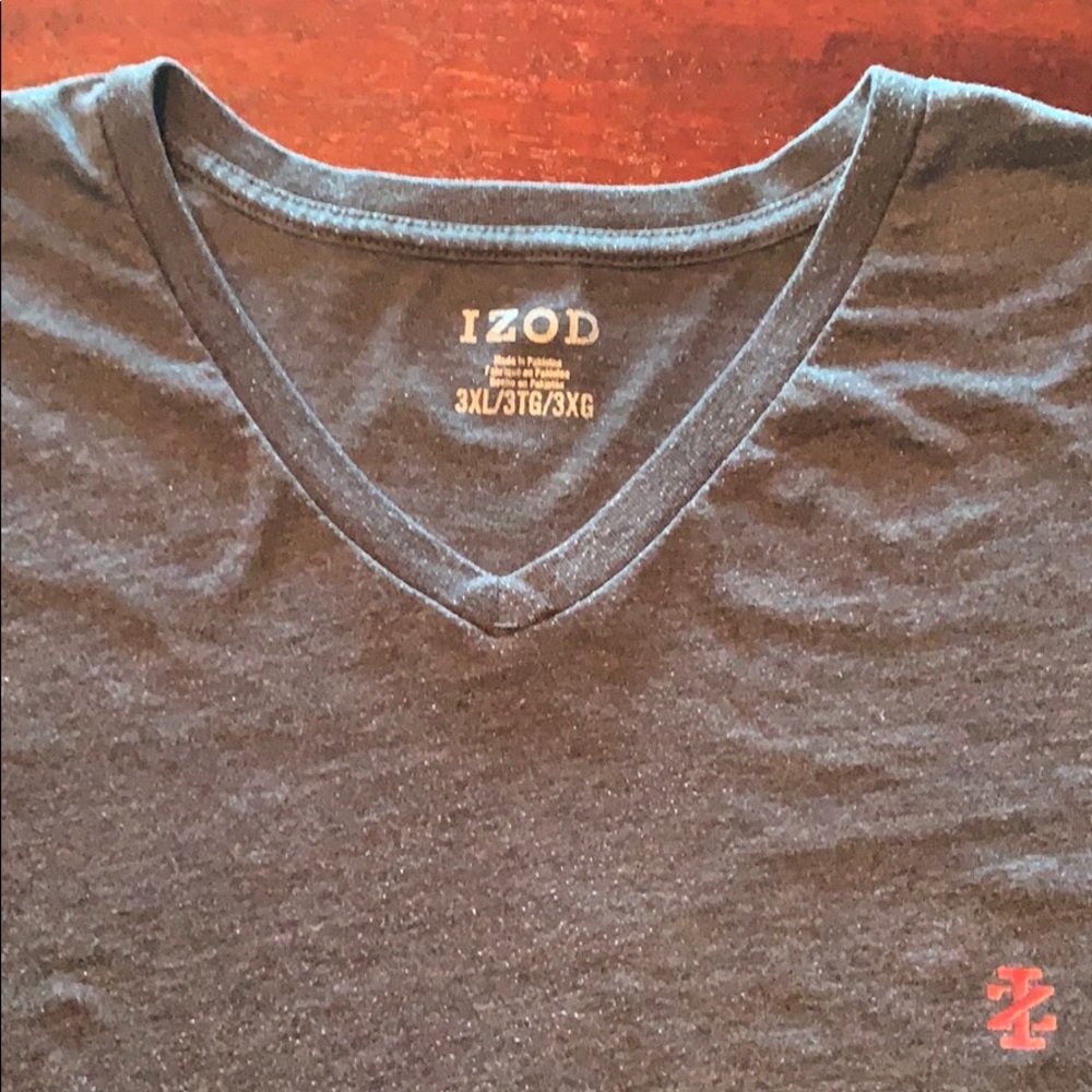 Izod V Neck short sleeve shirt